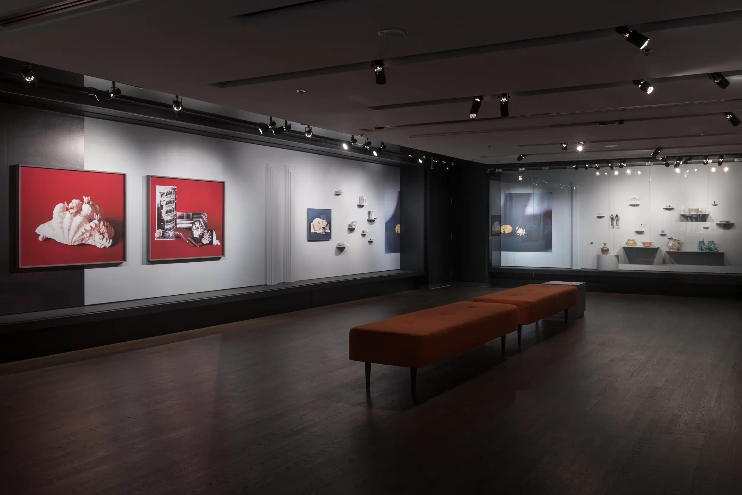 L'archiviste, 2019. Vue de l'exposition au Musée McCord Stewart dans le cadre de MOMENTA Biennale, Montréal, automne 2019 — hiver 2020 / exhibition view at McCord Stewart Museum in the context of MOMENTA Biennale, Montréal, autumn 2019 — winter 2020. Documentation: Clara Lacasse