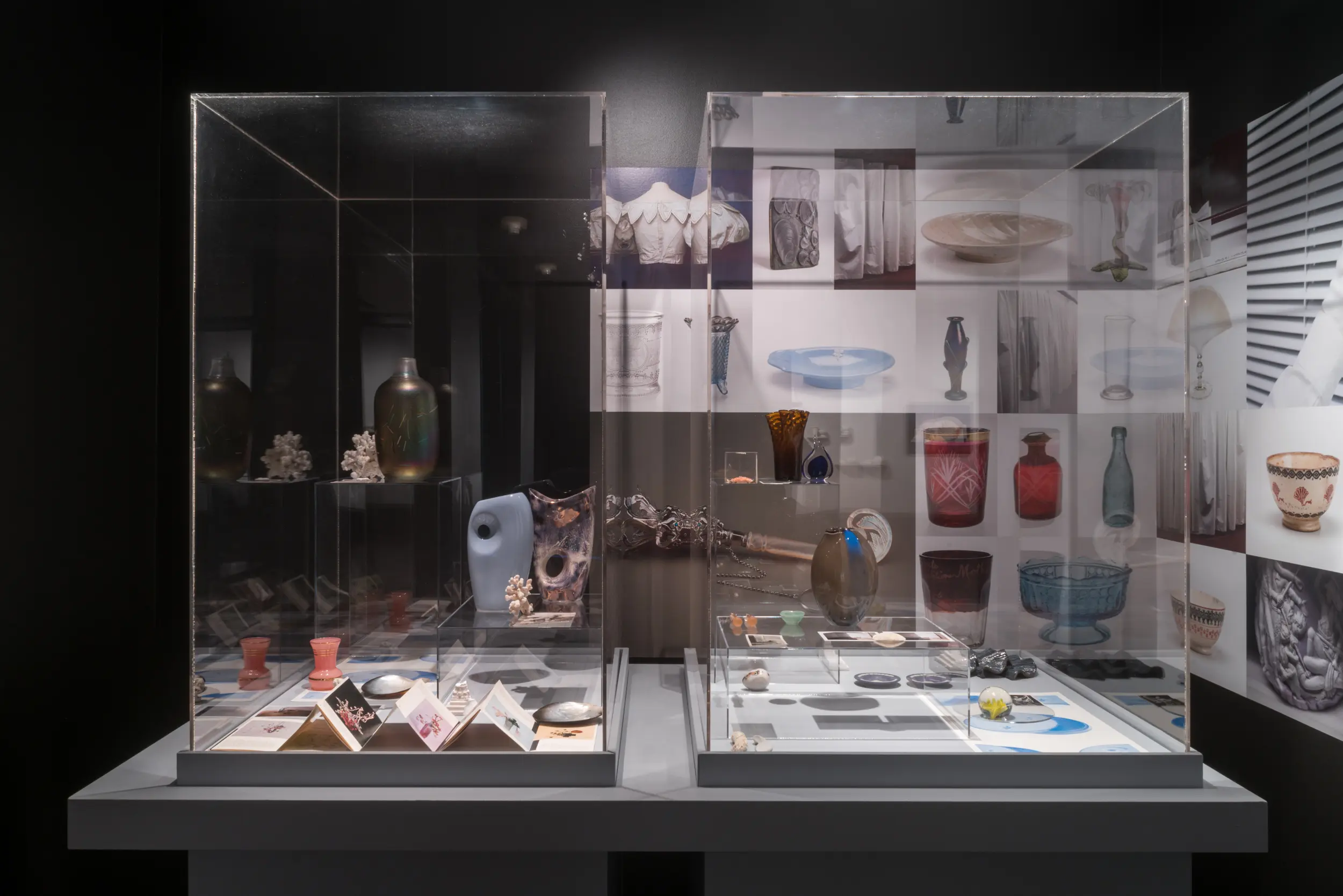 L'archiviste, 2019. Vue de l'exposition au Musée McCord Stewart dans le cadre de MOMENTA Biennale, Montréal, automne 2019 — hiver 2020 / exhibition view at McCord Stewart Museum in the context of MOMENTA Biennale, Montréal, autumn 2019 — winter 2020. Documentation: Clara Lacasse