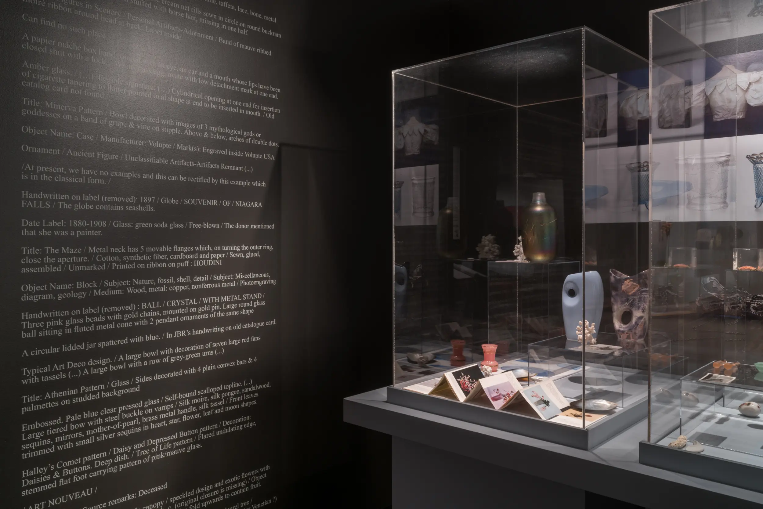 L'archiviste, 2019. Vue de l'exposition au Musée McCord Stewart dans le cadre de MOMENTA Biennale, Montréal, automne 2019 — hiver 2020 / exhibition view at McCord Stewart Museum in the context of MOMENTA Biennale, Montréal, autumn 2019 — winter 2020. Documentation: Clara Lacasse