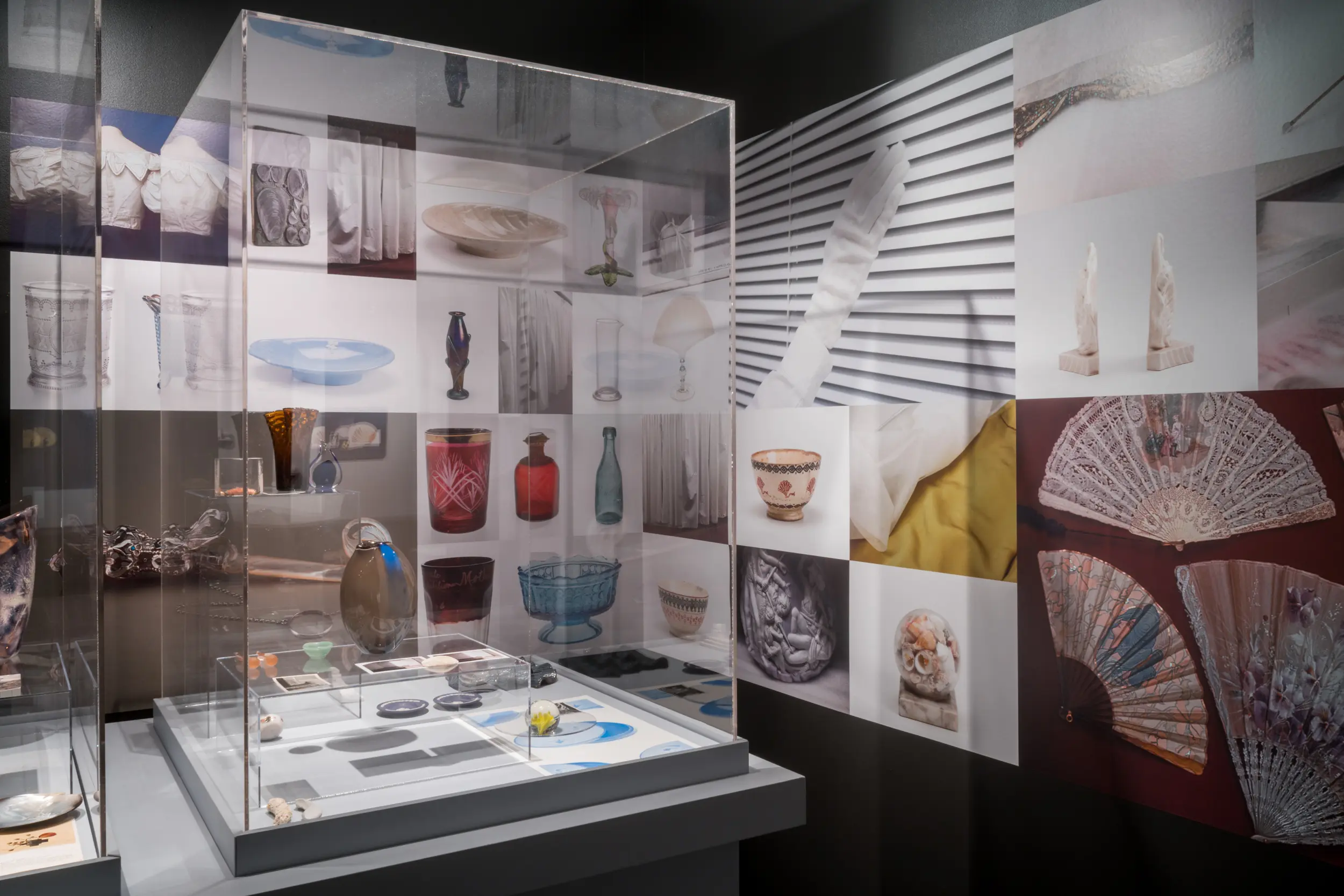 L'archiviste, 2019. Vue de l'exposition au Musée McCord Stewart dans le cadre de MOMENTA Biennale, Montréal, automne 2019 — hiver 2020 / exhibition view at McCord Stewart Museum in the context of MOMENTA Biennale, Montréal, autumn 2019 — winter 2020. Documentation: Clara Lacasse