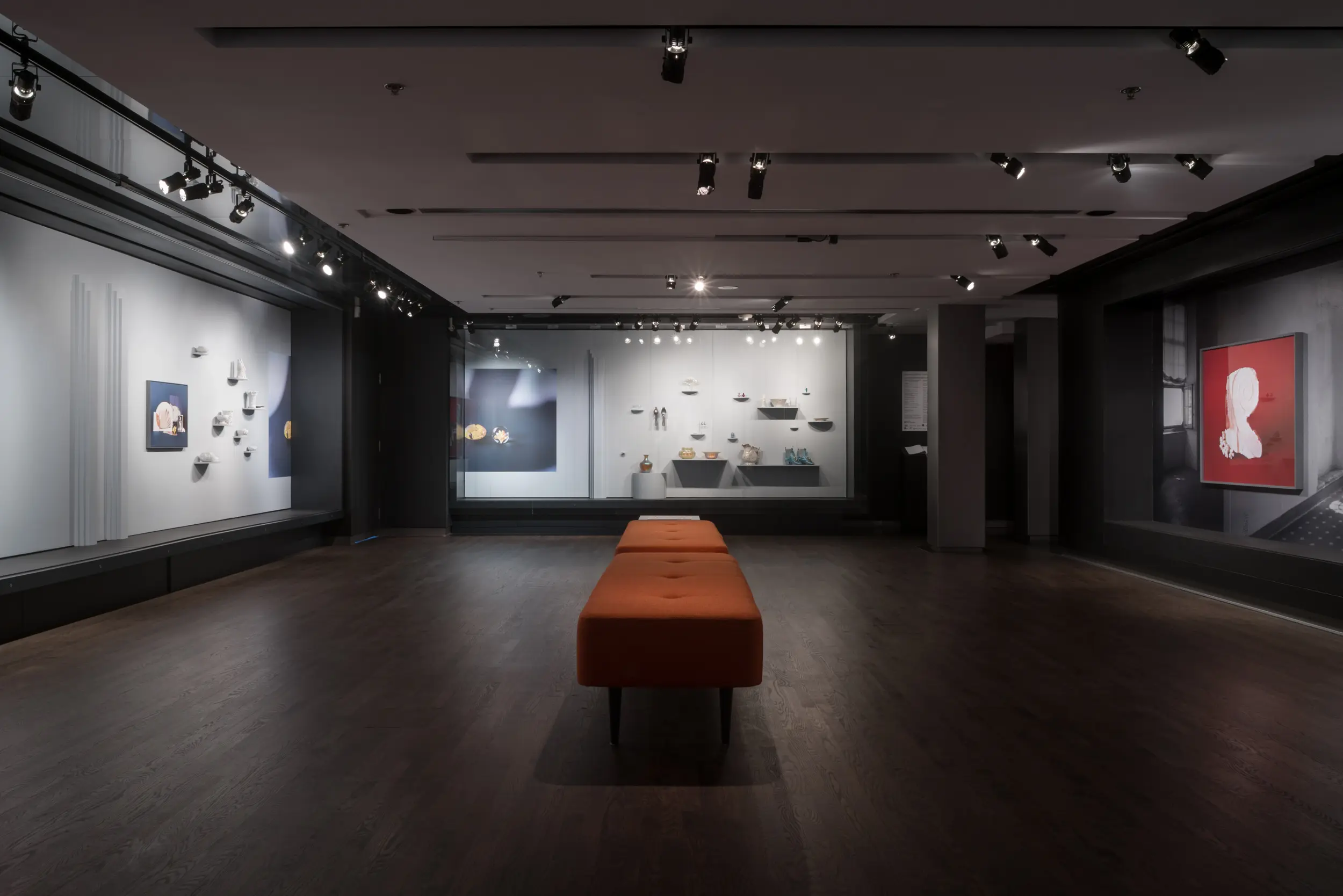 L'archiviste, 2019. Vue de l'exposition au Musée McCord Stewart dans le cadre de MOMENTA Biennale, Montréal, automne 2019 — hiver 2020 / exhibition view at McCord Stewart Museum in the context of MOMENTA Biennale, Montréal, autumn 2019 — winter 2020. Documentation: Clara Lacasse
